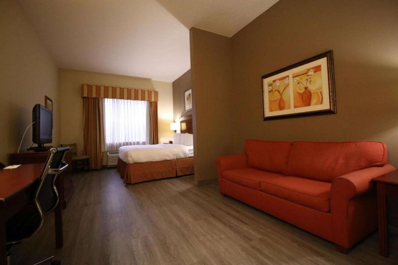 Seffner Inn And Suites Bagian luar foto