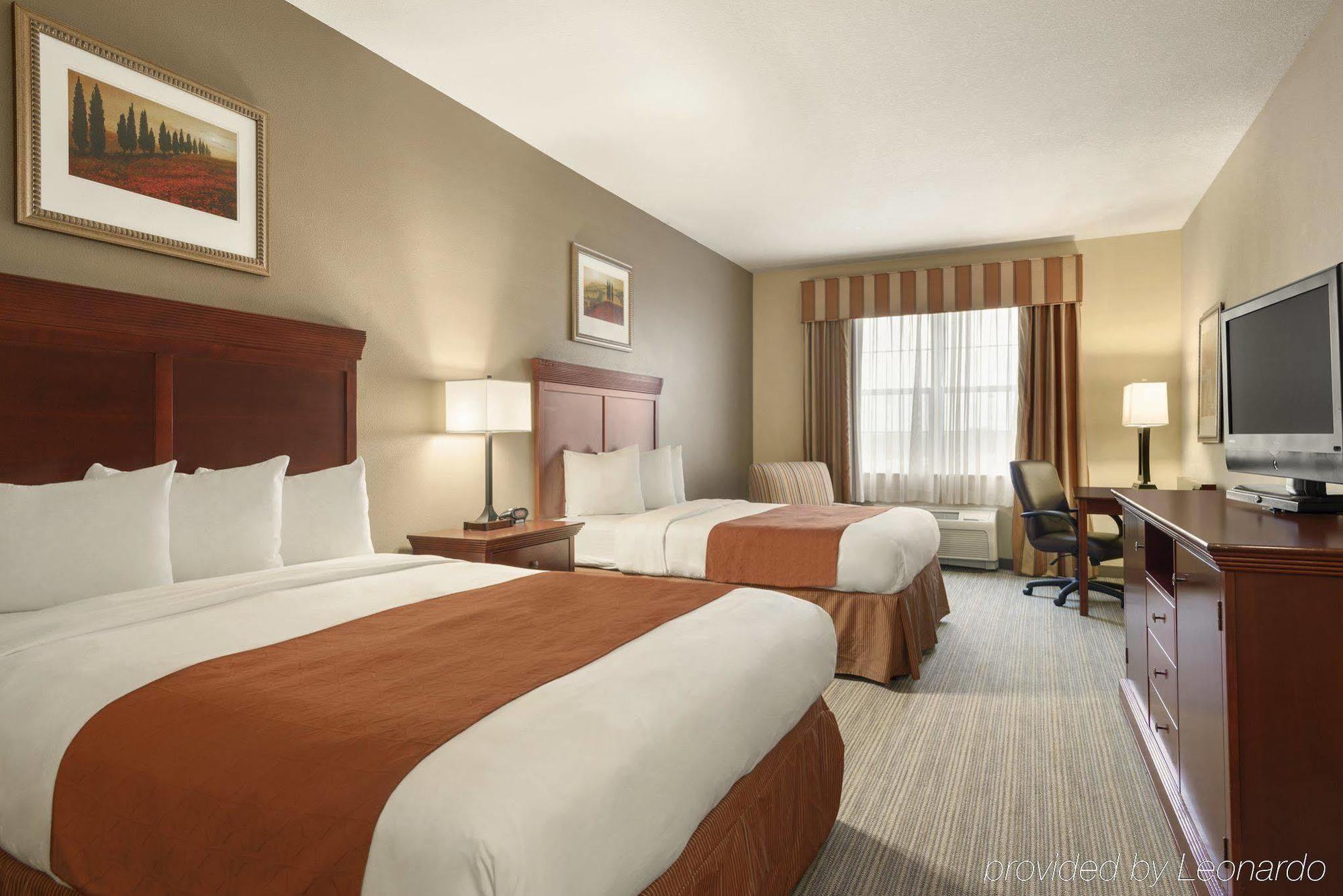Seffner Inn And Suites Bagian luar foto