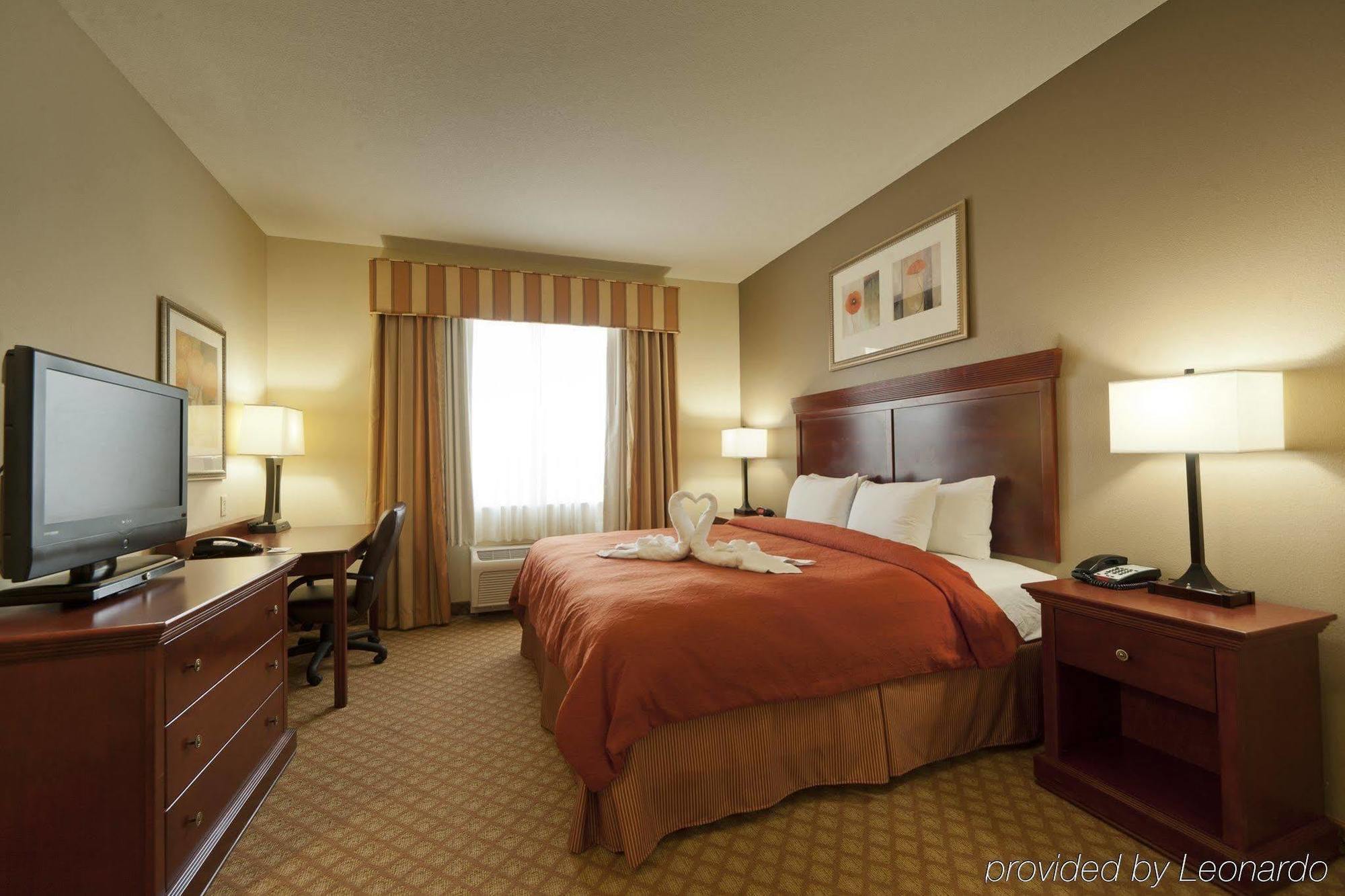 Seffner Inn And Suites Bagian luar foto